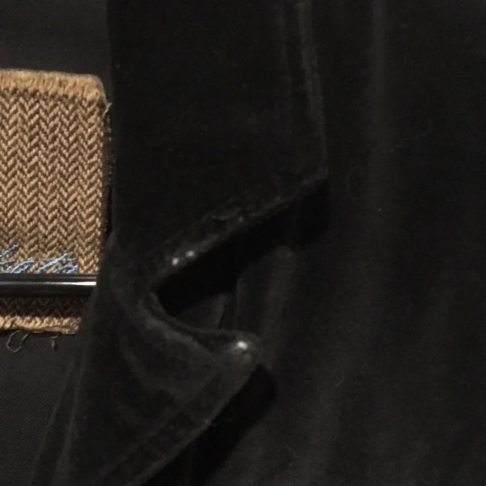 BB Dakota velvet black military jacket with fleur-de-lis‘s buttons